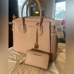 Micheal Kors Purse and Wallet
